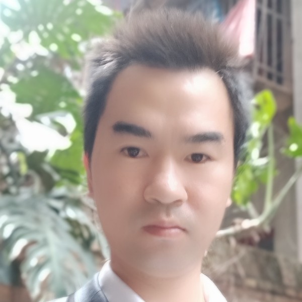 含蓄踢小懒猪的照片