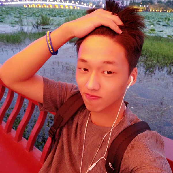 入世的照片