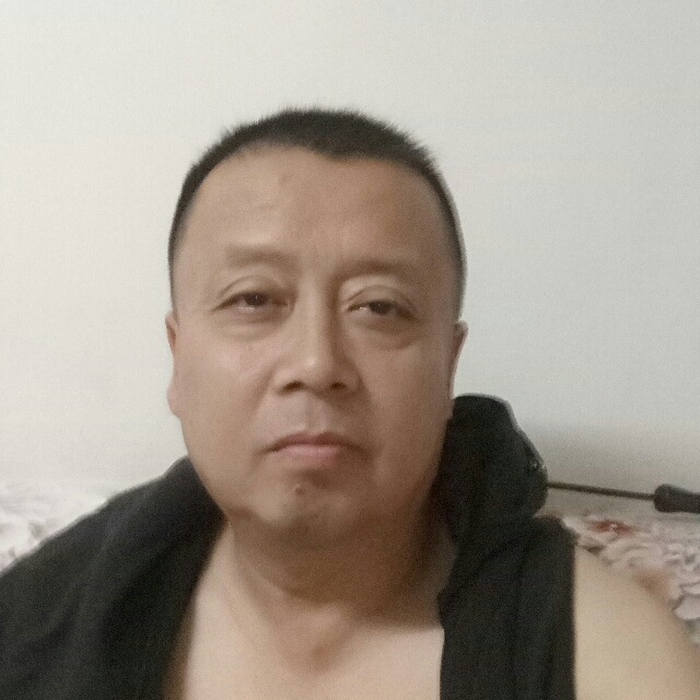 开车小哥的照片