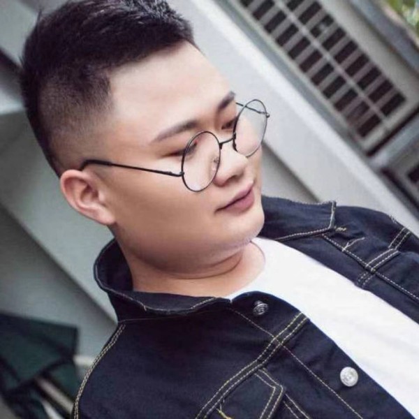 刚毅的杰哥的照片