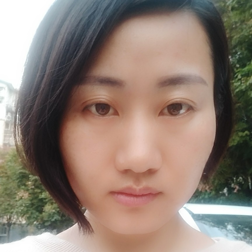 孤單红玫瑰的照片