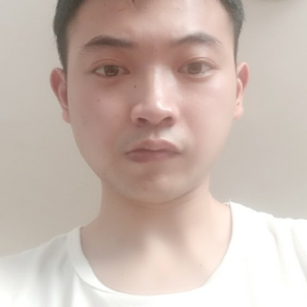 斑驳扯小伙的照片
