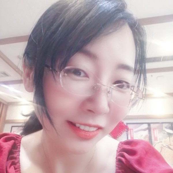 小手揣兜的照片