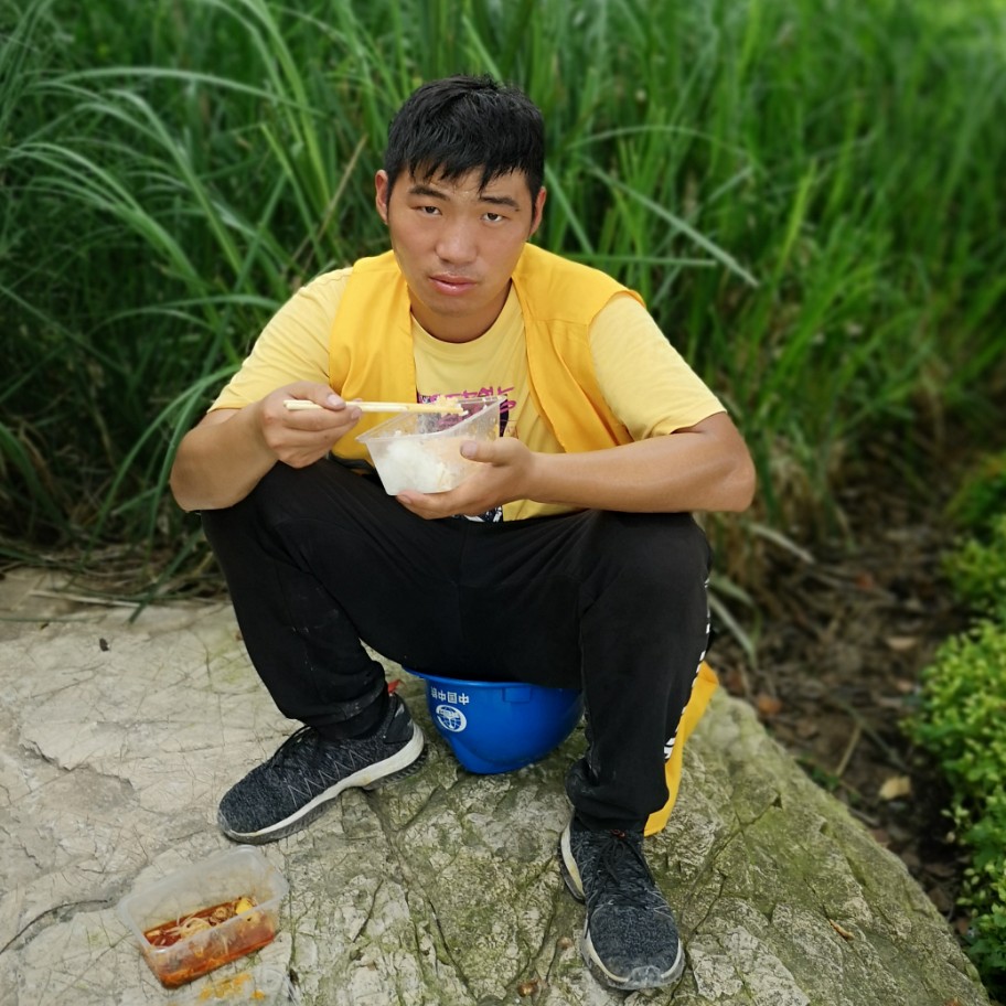 秋天用爱笑的照片