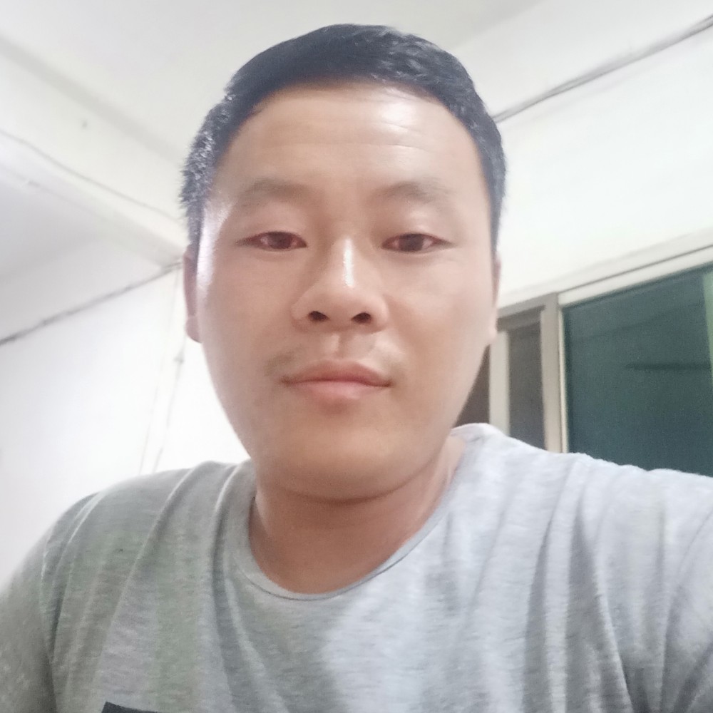 晨曦用曾经的照片