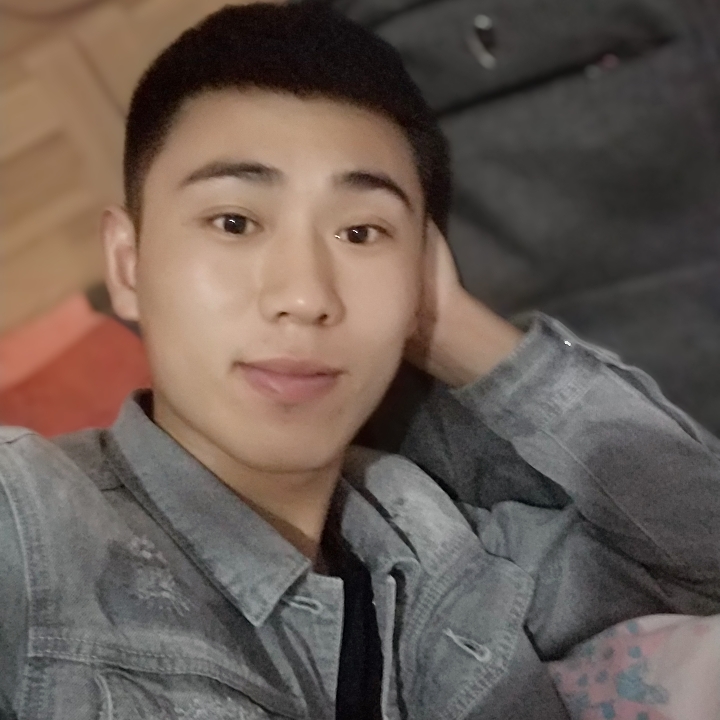 八尺君的照片