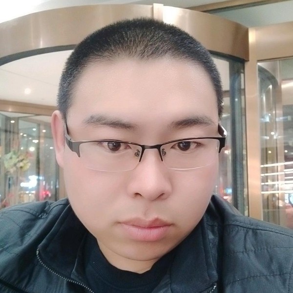 胖胖的小脑虎的照片