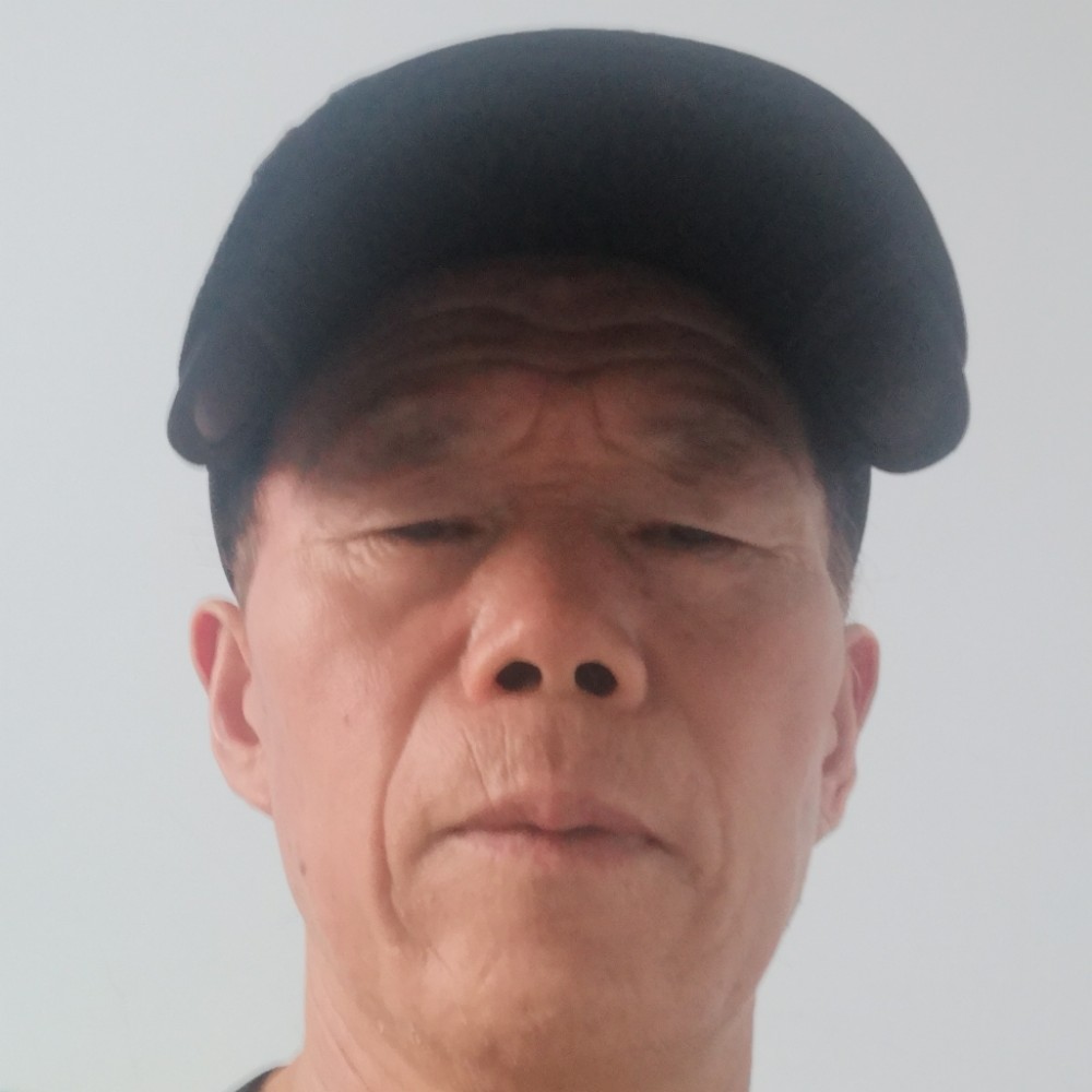 退休的张老师的照片