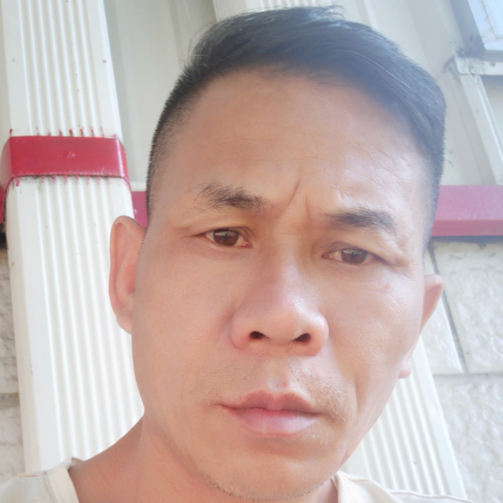 隐忍苦恋云朵的照片