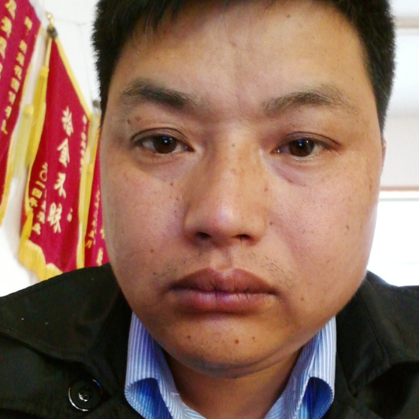 身影向谦让的照片