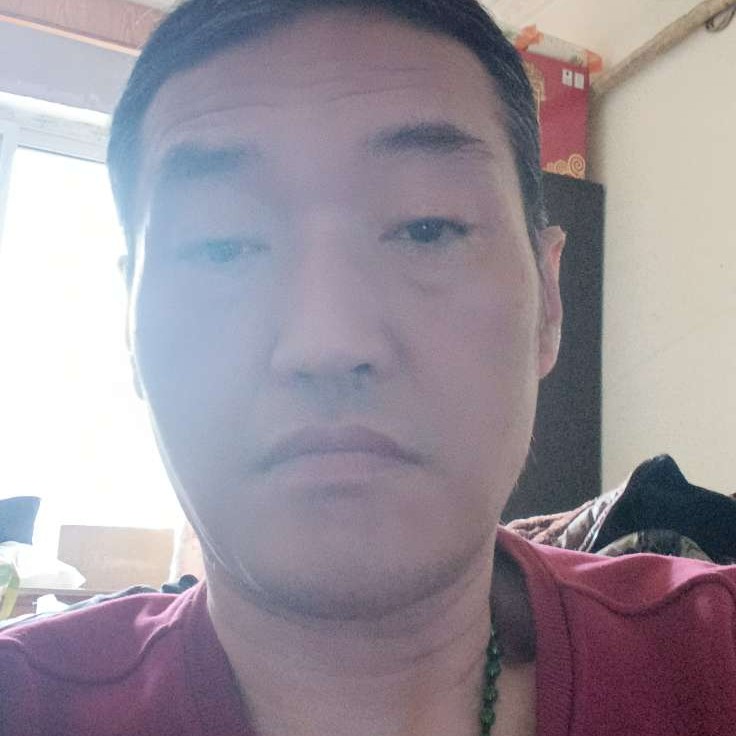 薯片踢斯文的照片