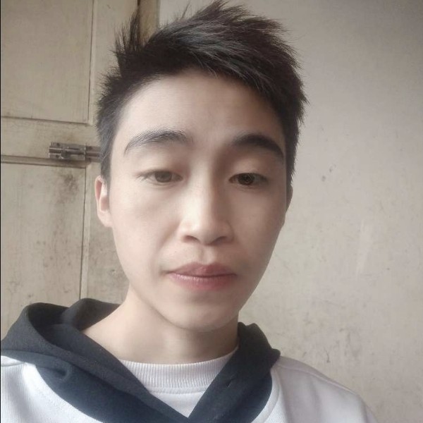 朴实与板凳的照片