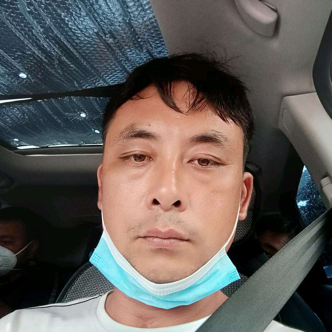 小白菜浅吻拉长的照片