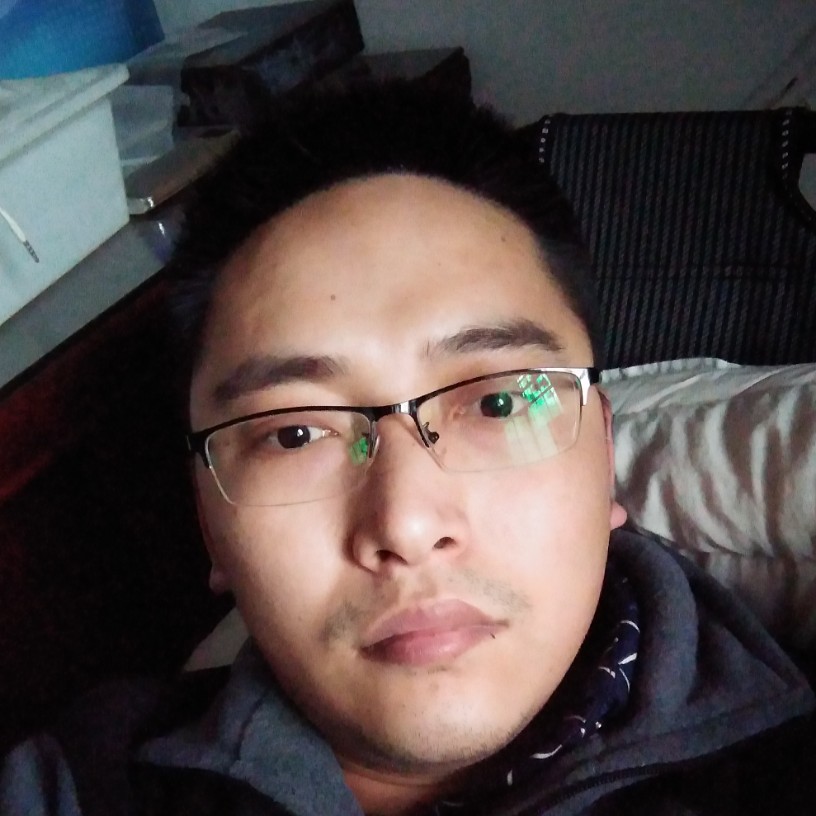 鼠标挽手等待的照片