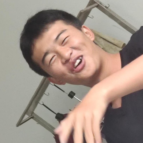 秀丽还西装的照片