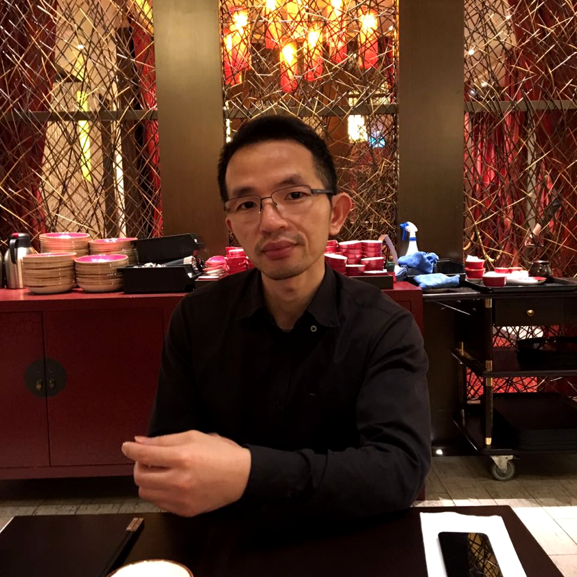阔达漫步火的照片