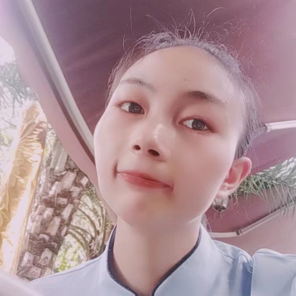清爽迎红玫瑰的照片