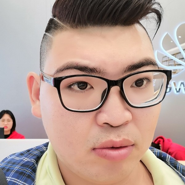 华D哥哥的照片