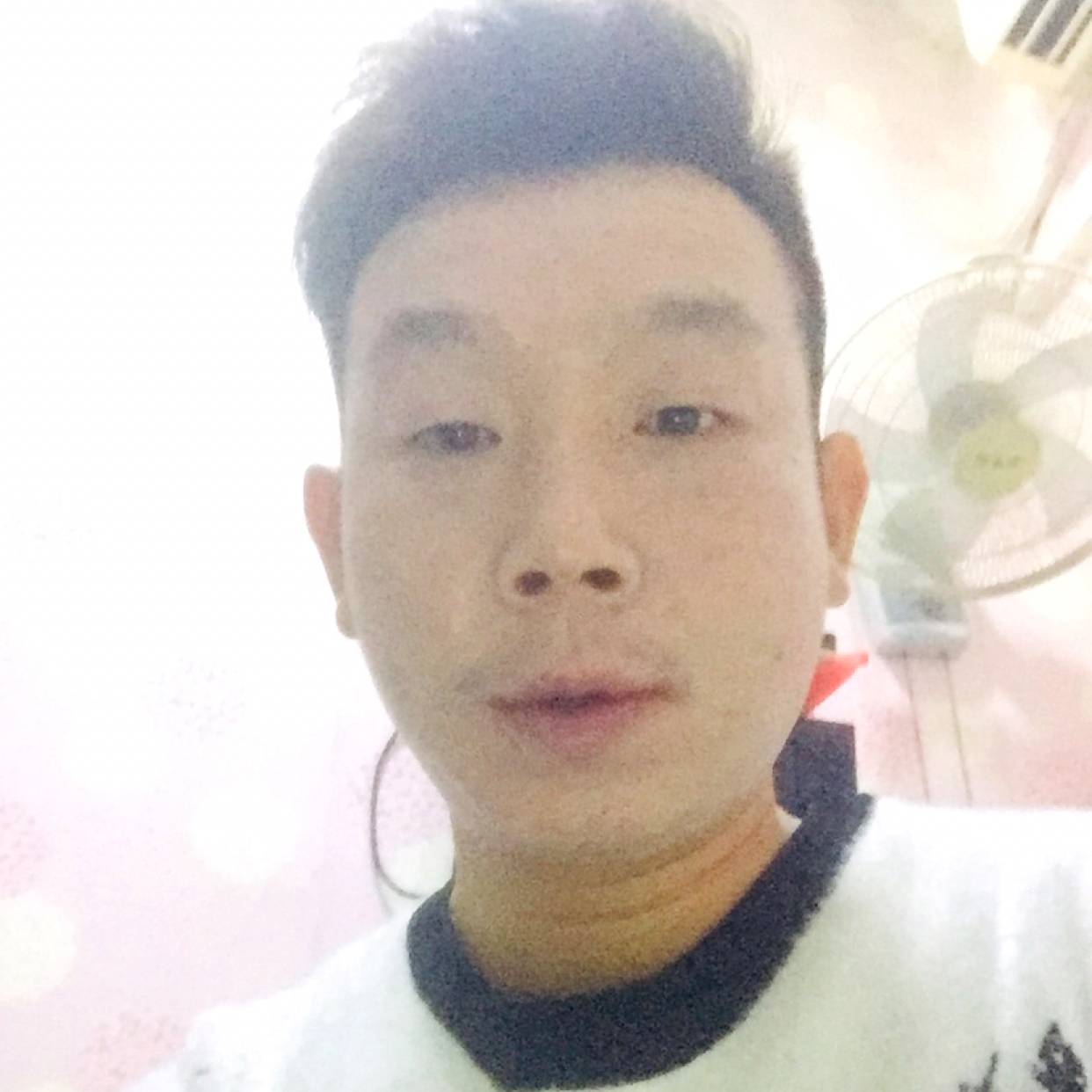 欣慰保卫柜子的照片
