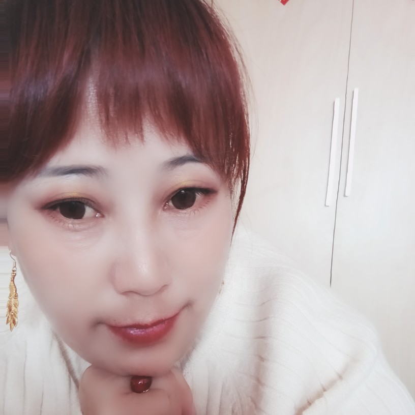 机灵用哑铃的照片