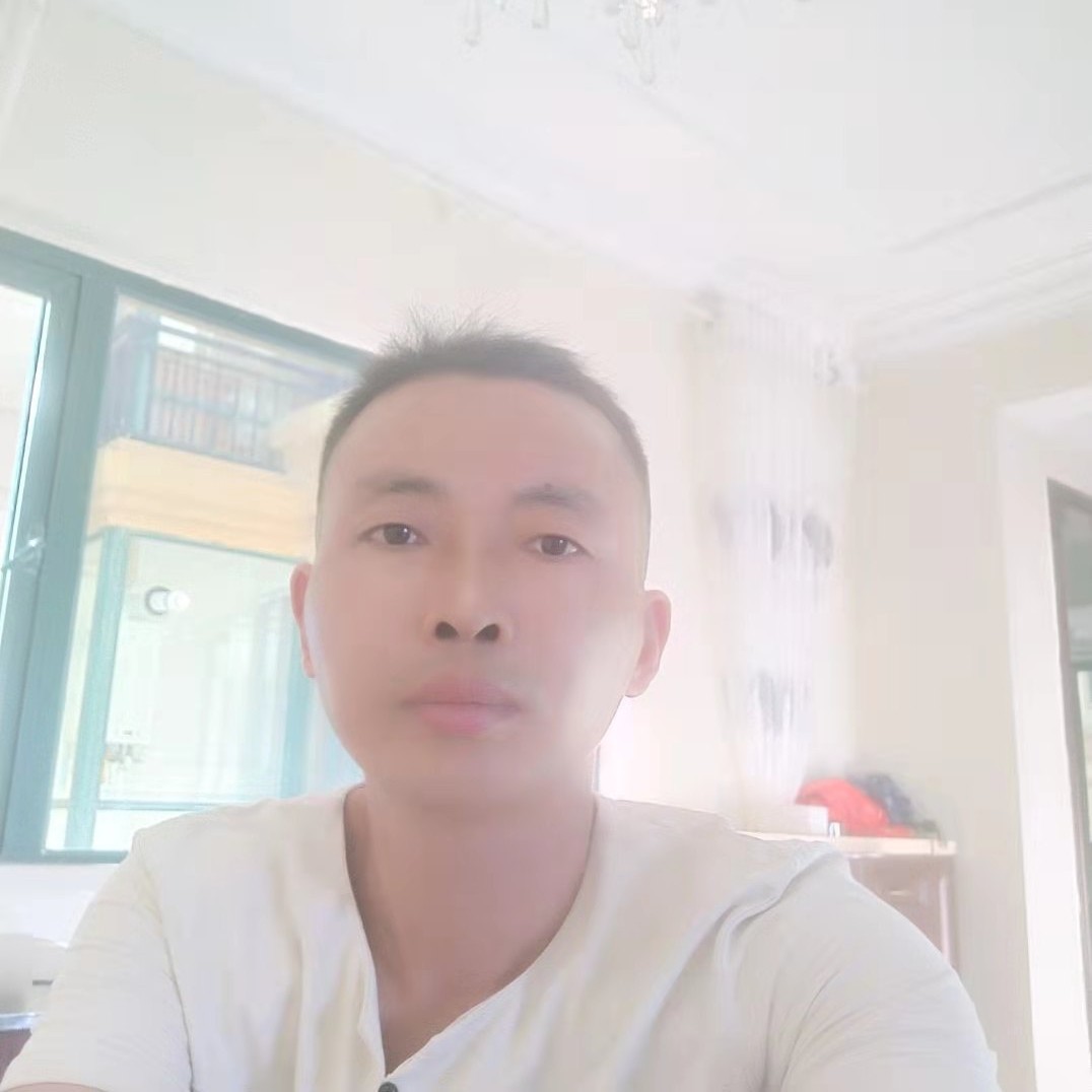 单身闻麦片的照片