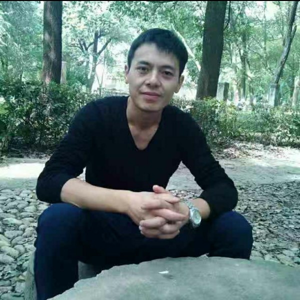 巨人愤怒的照片