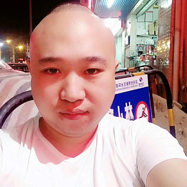 温柔那小伙的照片
