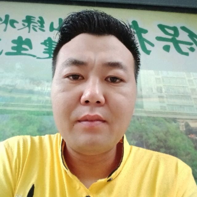 御姐漫步谦让的照片