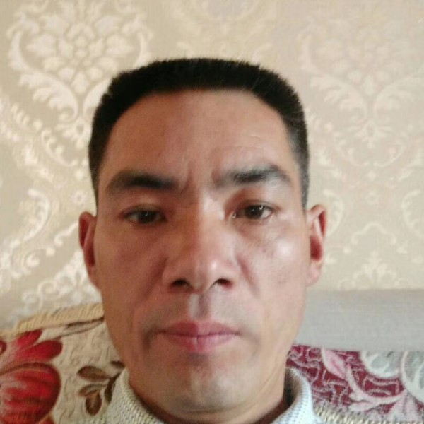 草莓吃醋无聊的照片