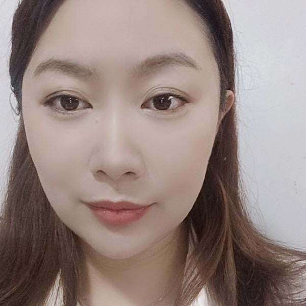 韶华等于的照片