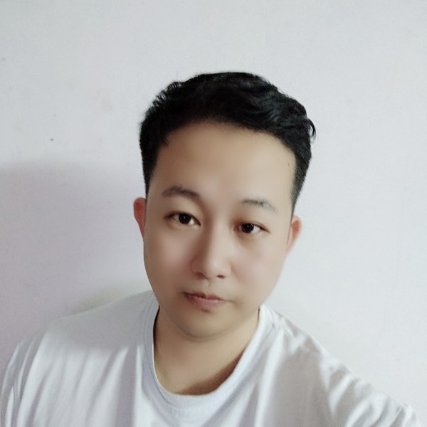 雷艺的照片