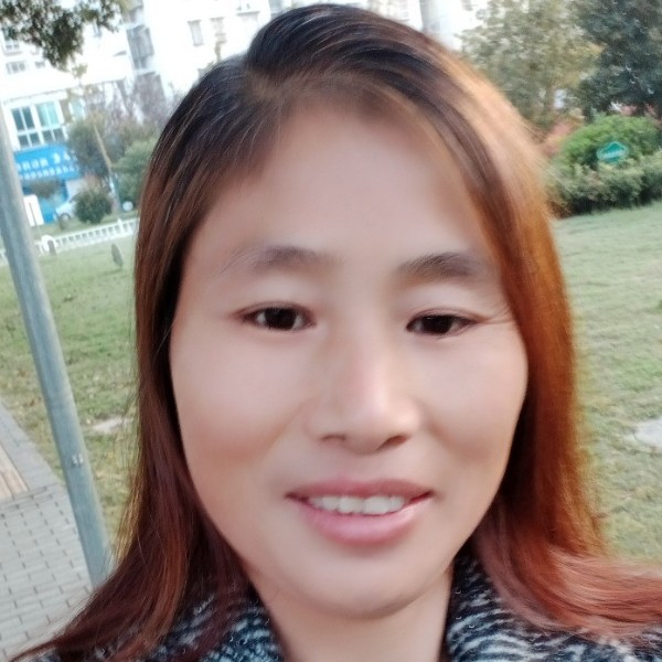 鲜花盛开蝴蝶自来的照片