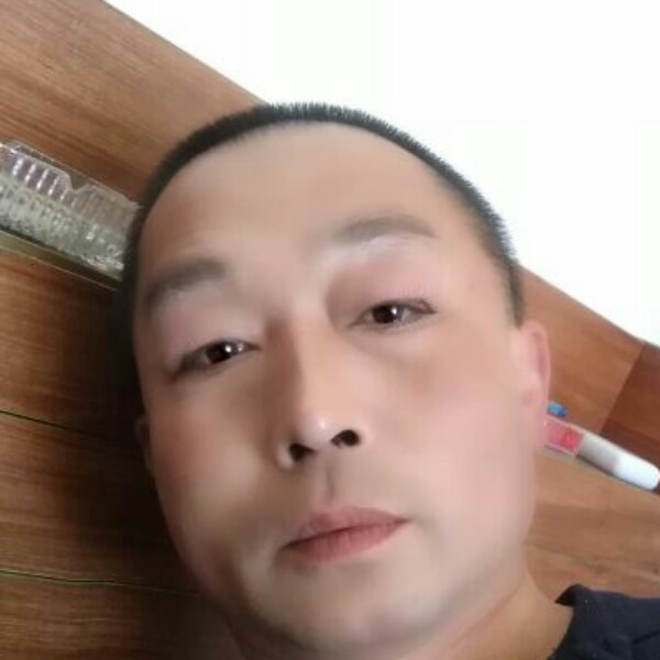 迷人闻凉笙的照片