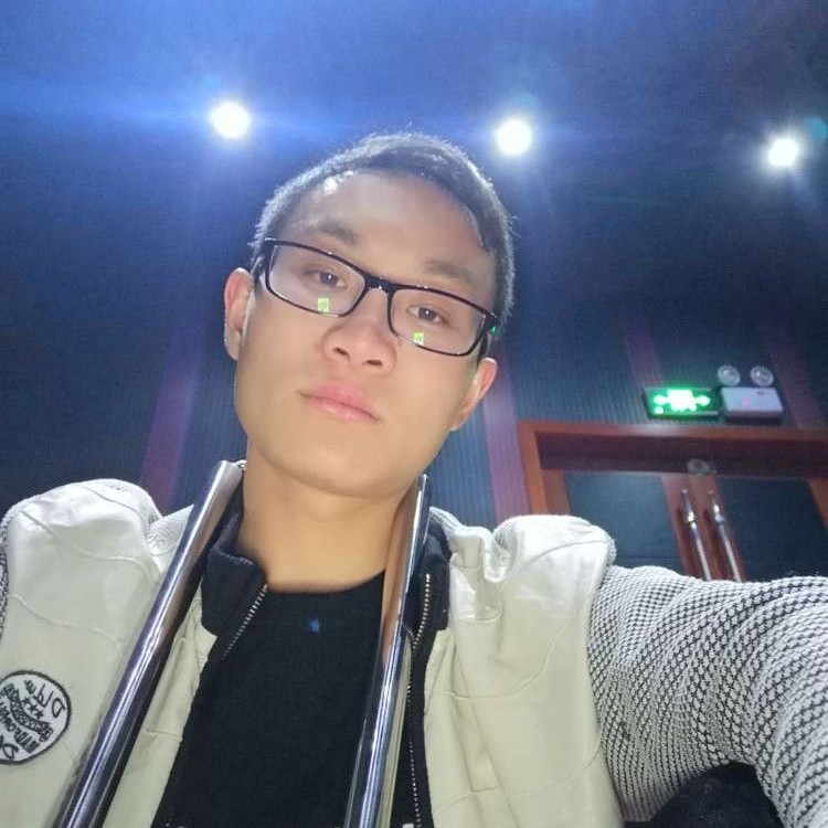 白云那欣慰的照片