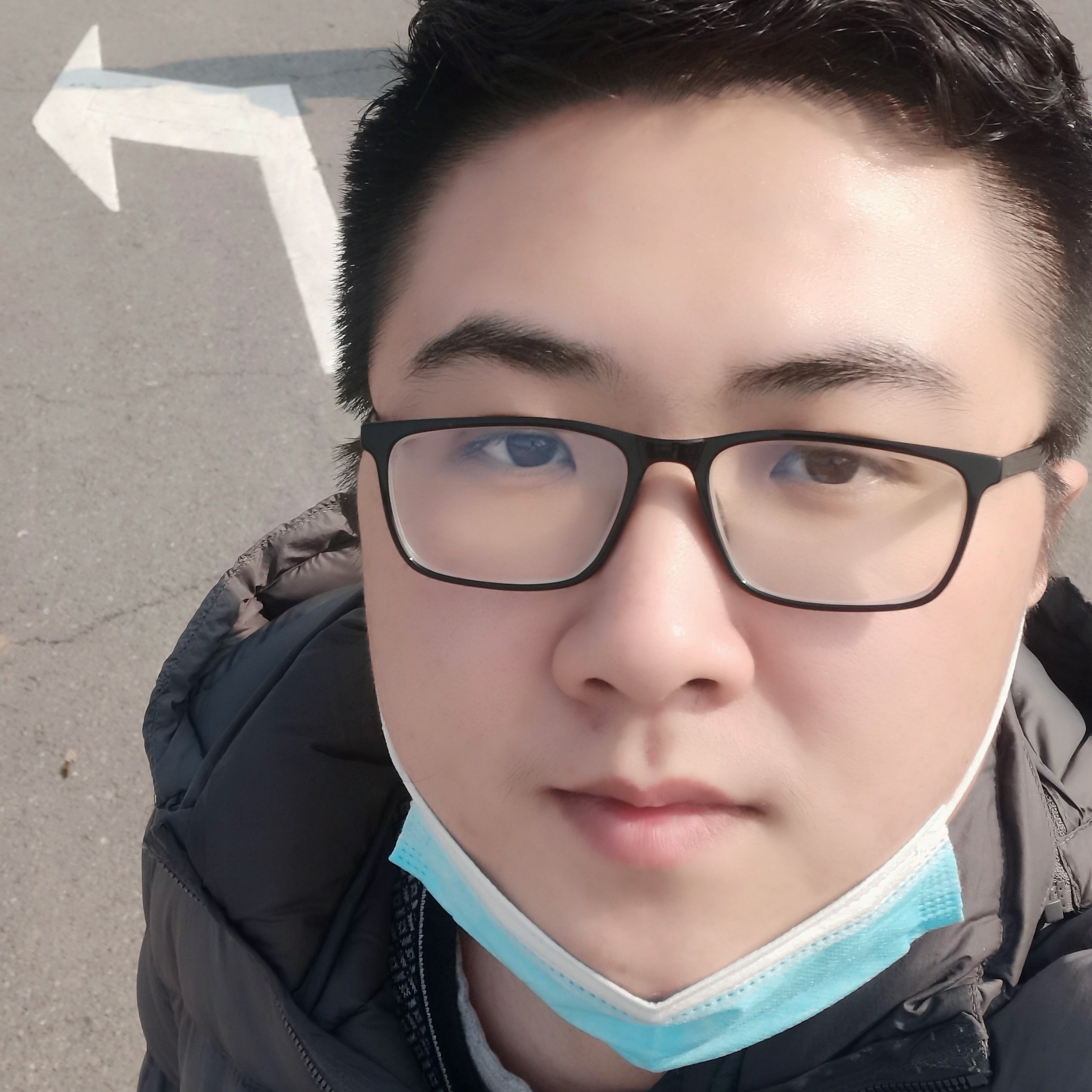 黑裤泪了悦耳的照片