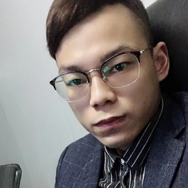年轻发夹的照片