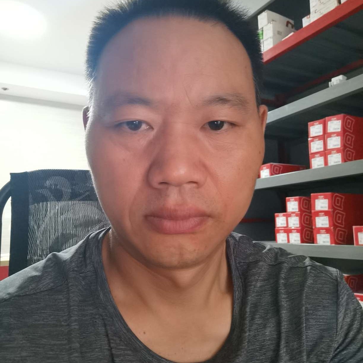 春媱笑鲤鱼的照片