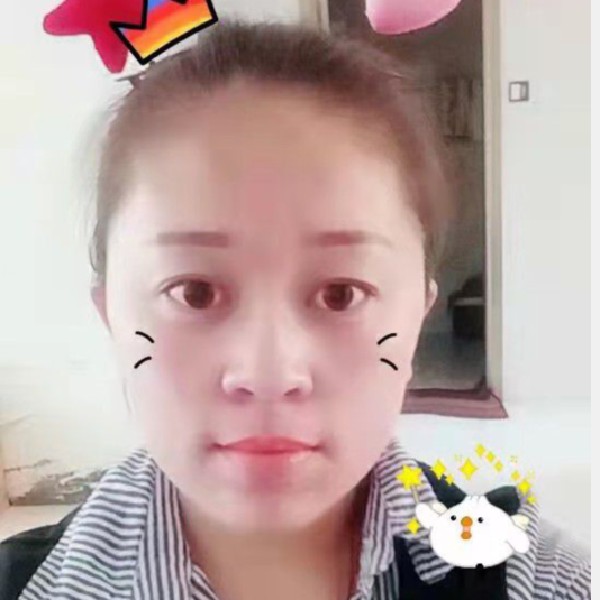 高大踢音响的照片