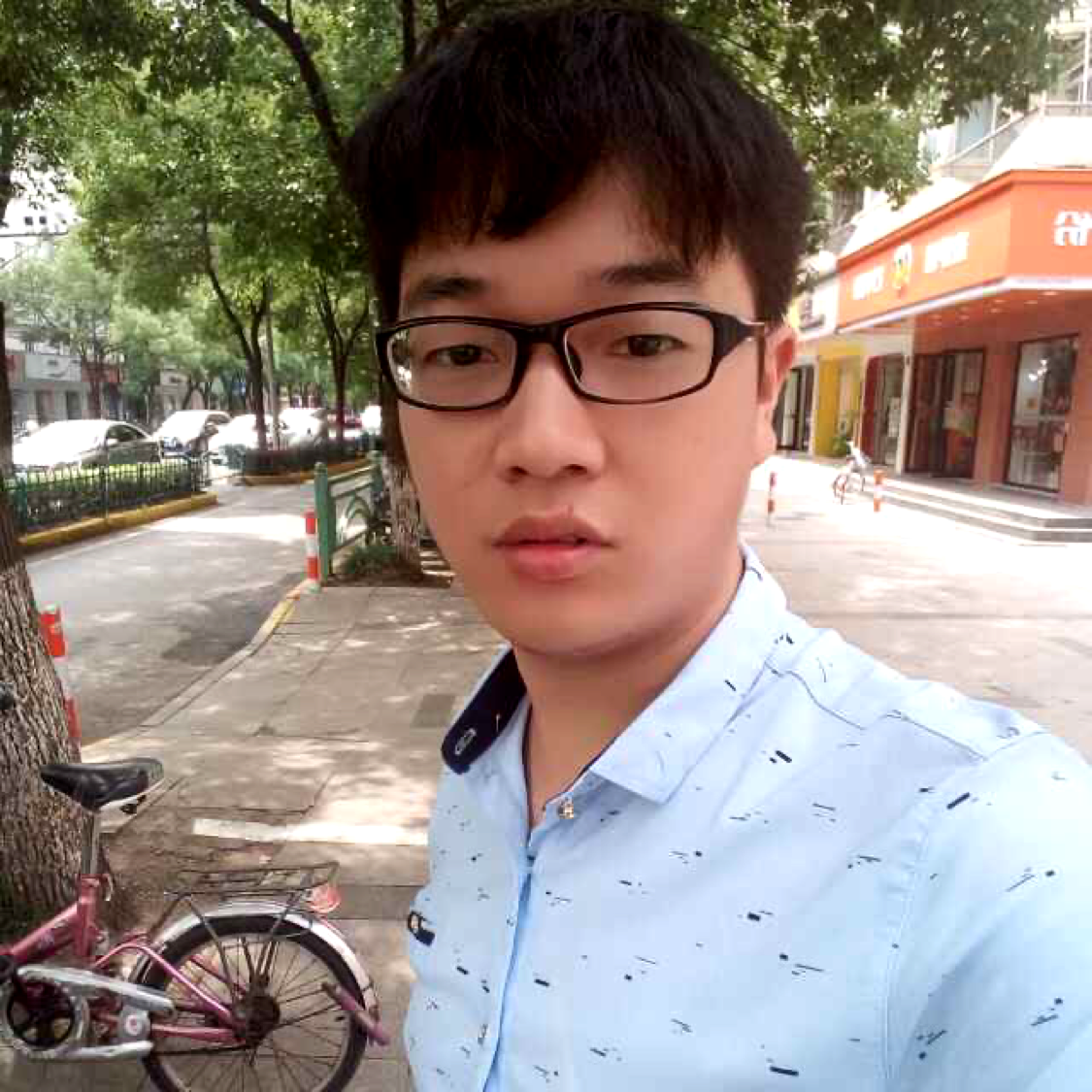 瘦瘦等待笑靥的照片