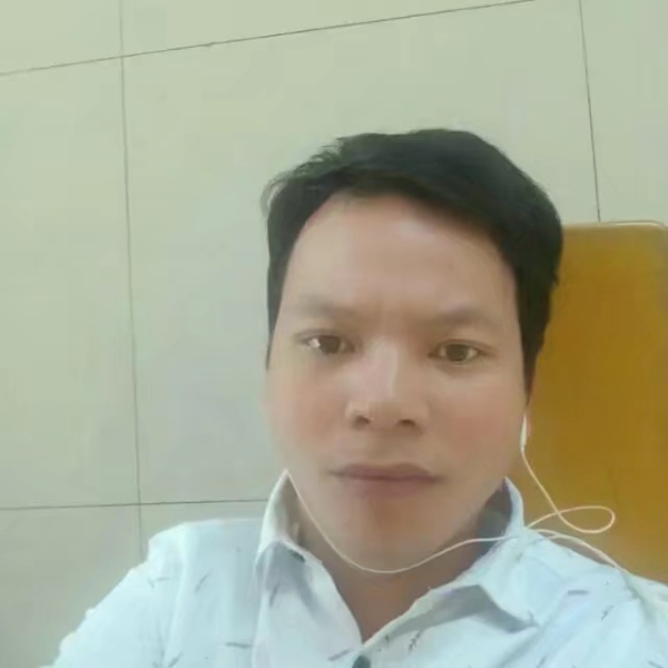 青栀那怕黑的照片