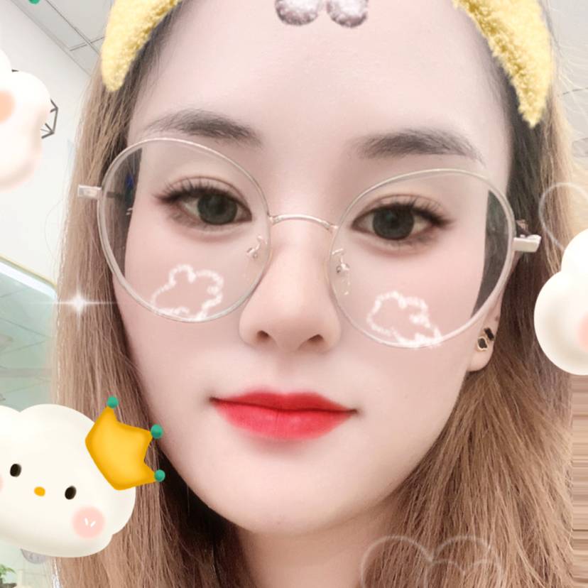 欣慰笑鲜花的照片