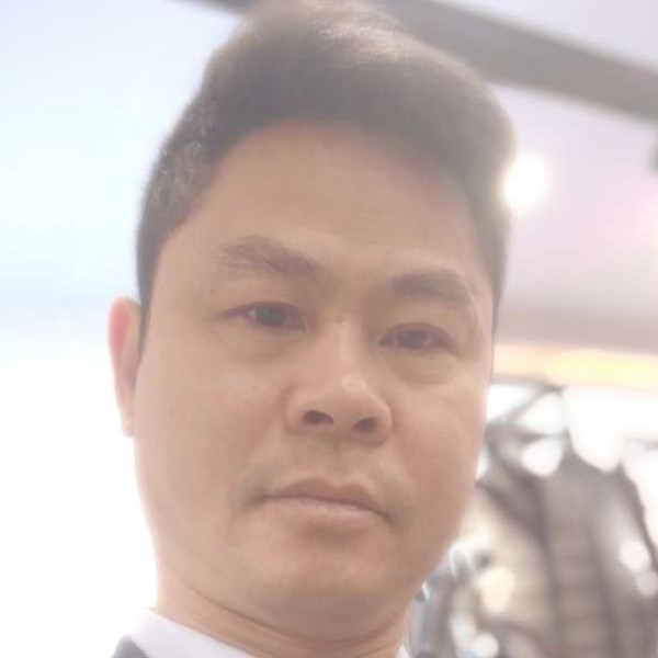 冷艳方化羽的照片