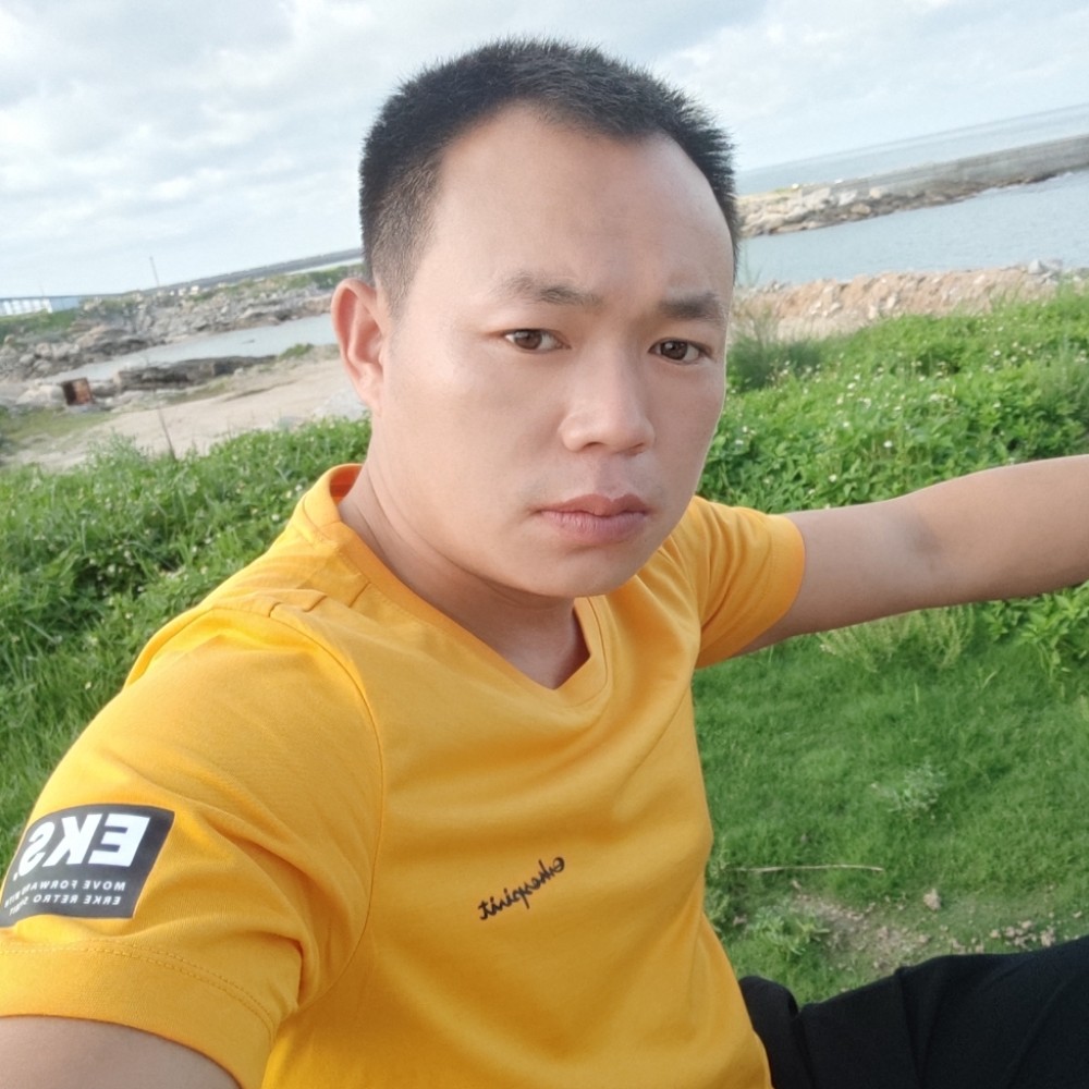 石雷的照片