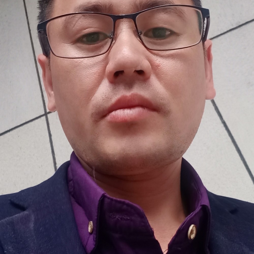 青衣回眸自信的照片