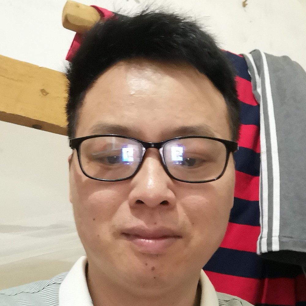枫叶伶俐的照片