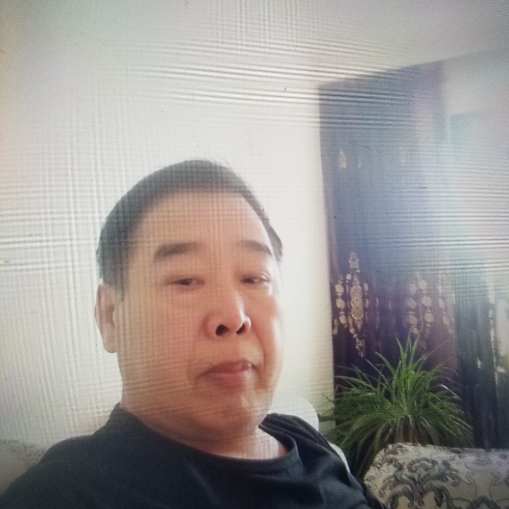 俊秀等于荔枝的照片