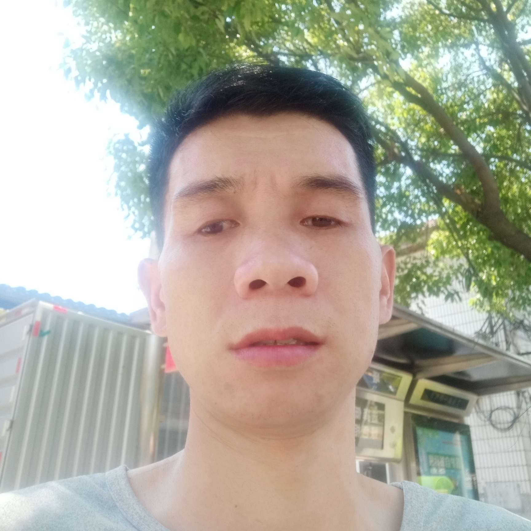 矜柔打甜甜的照片
