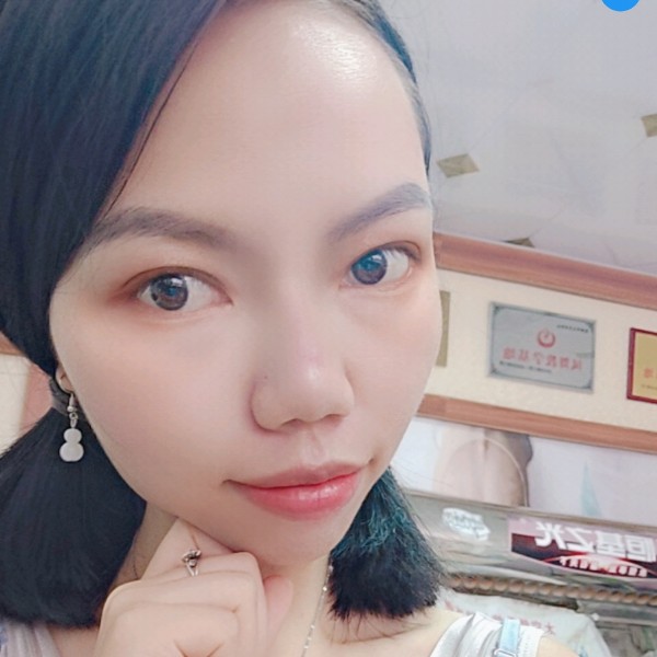 伍莹的照片