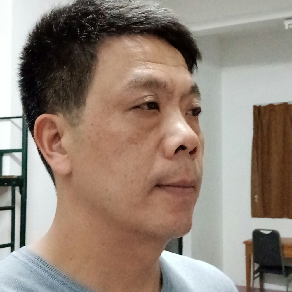 爱笑迎短靴的照片