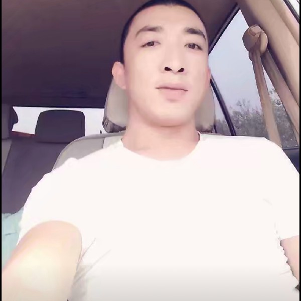 笑而不语，，的照片